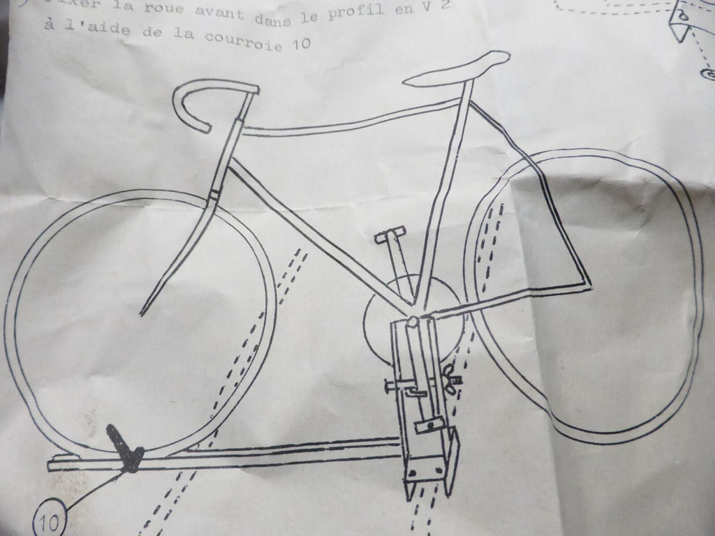NOS pattes et vis fixation support vélo  voiture vintage