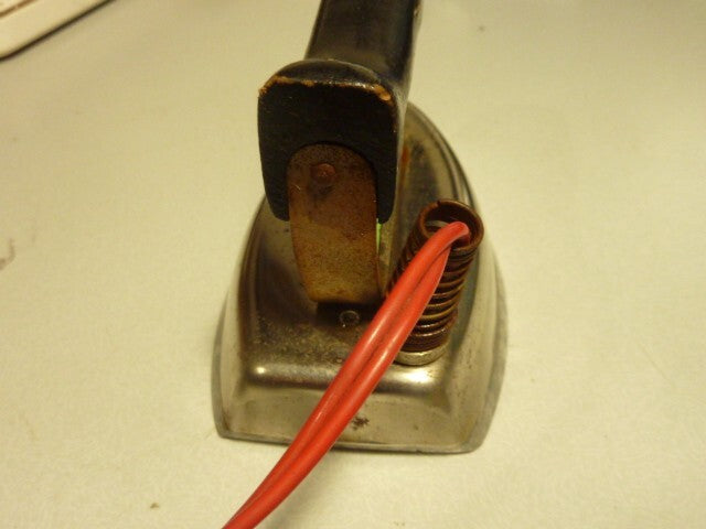 Ancien jouet fer à repasser électrique