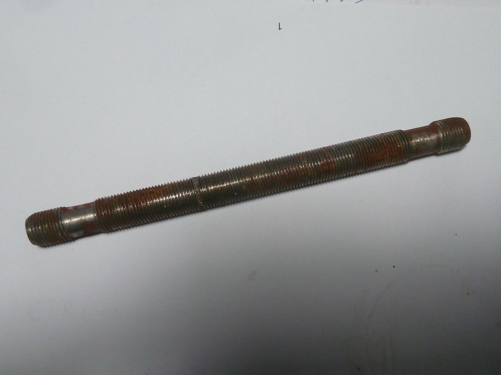 ancien stock axe de Roue avant 143x11 mm  motobecane peugeot   Cyclo MBK . M11