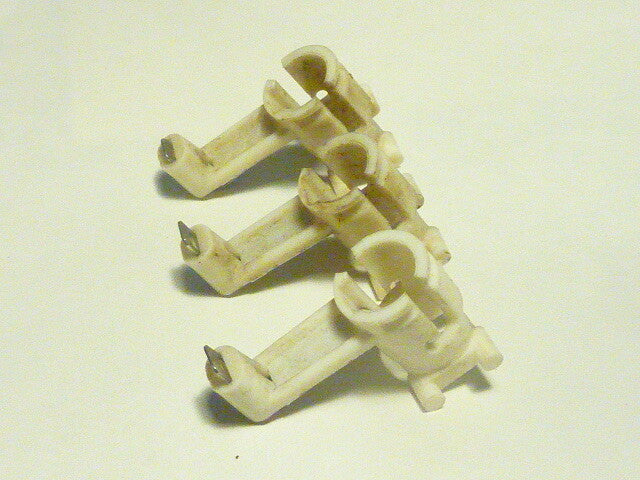 3 ancien patte support  porte ampoule  renault peugeot simca citroen ???