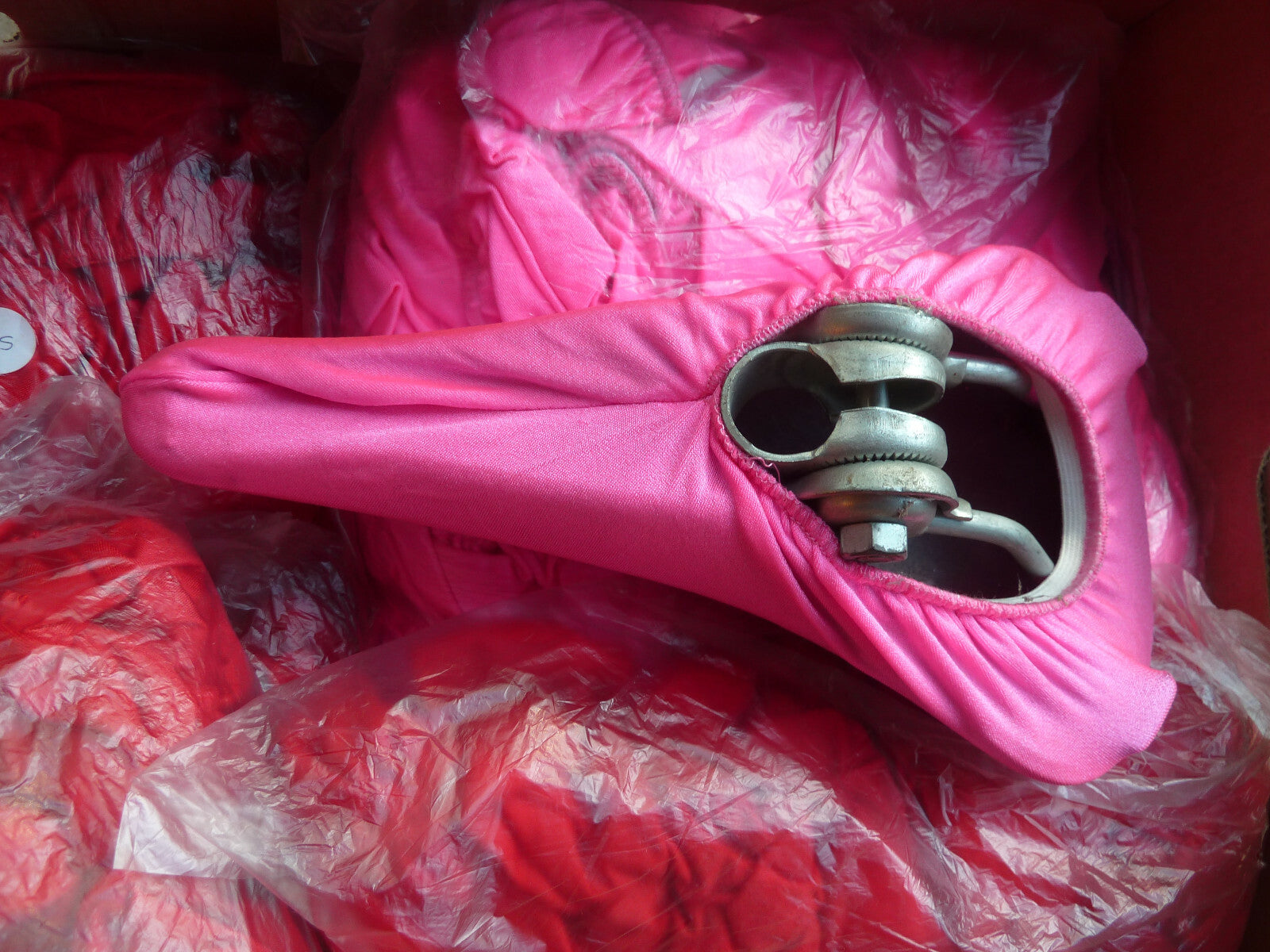 ✨ NOS Couvre-selle en polyester housse protege selle velo vintage rose✨