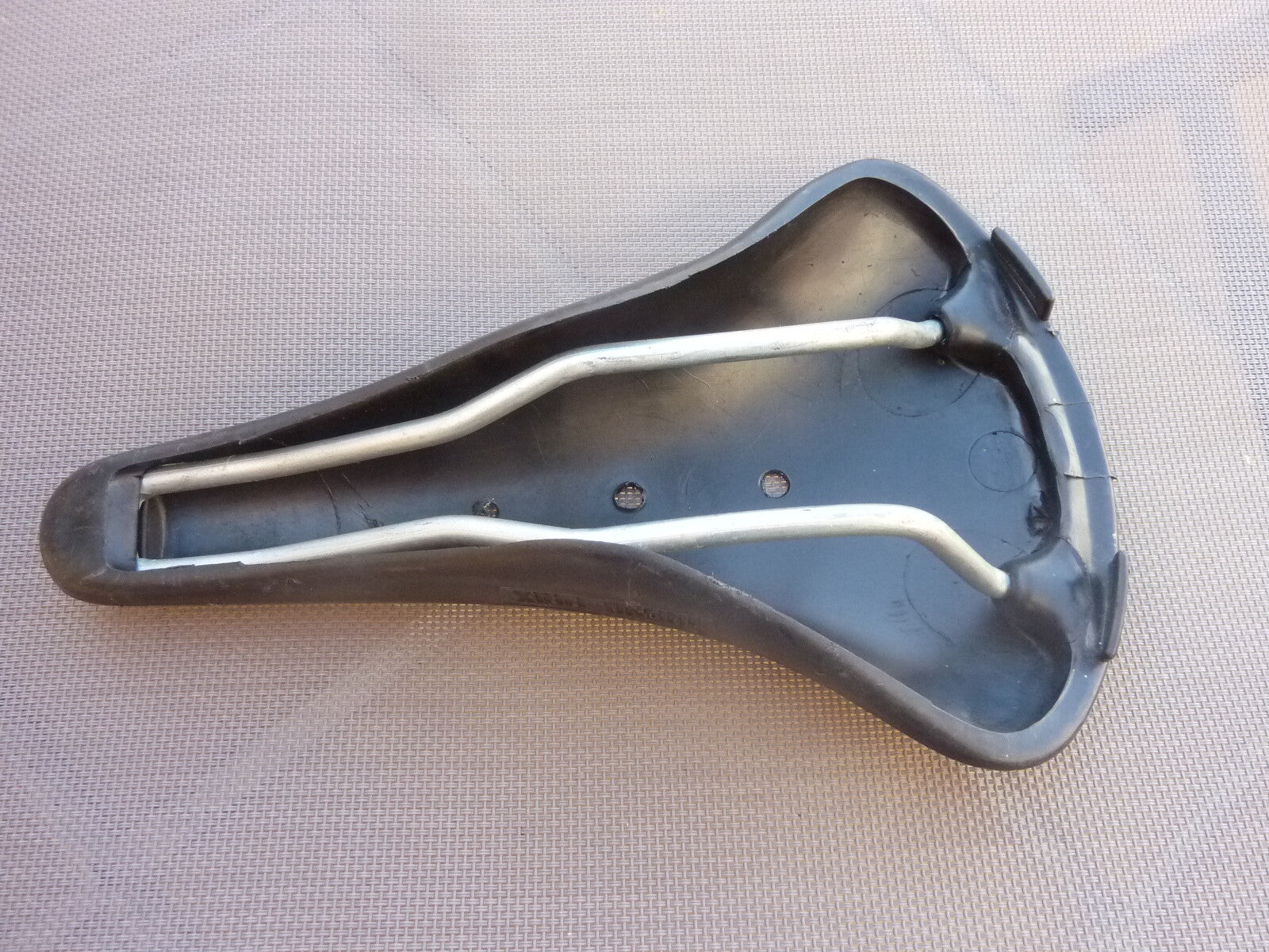 ancienne  SELLE VELO grand prix - VINTAGE -  Saddle Made in France course fixie