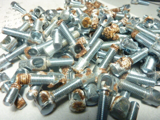 NOS 10 anciennes SERRE TRINGLE  L 24.5 X 8 X D 5mm POUR TRINGLE DE 5 mm VINTAGE