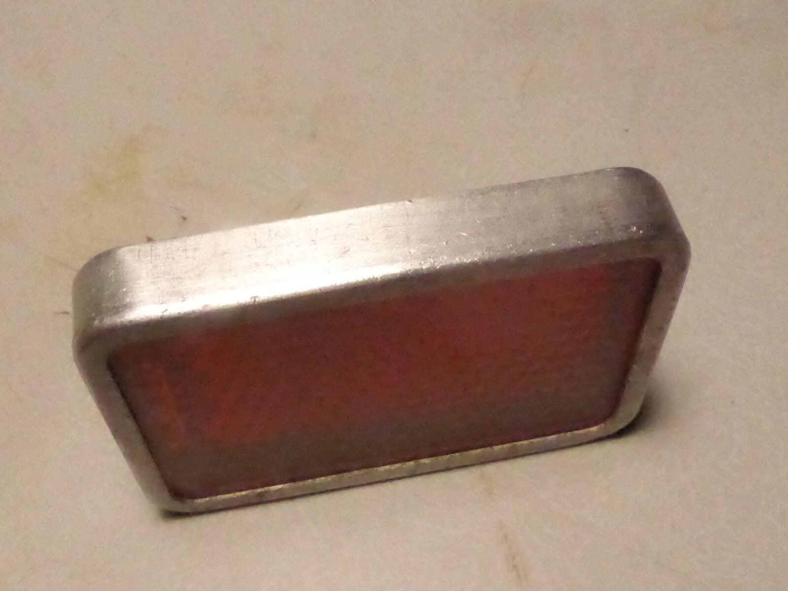 Catadioptre en Verre rouge et Aluminium TPV 303 vélo cyclomoteur  Vintage TBE