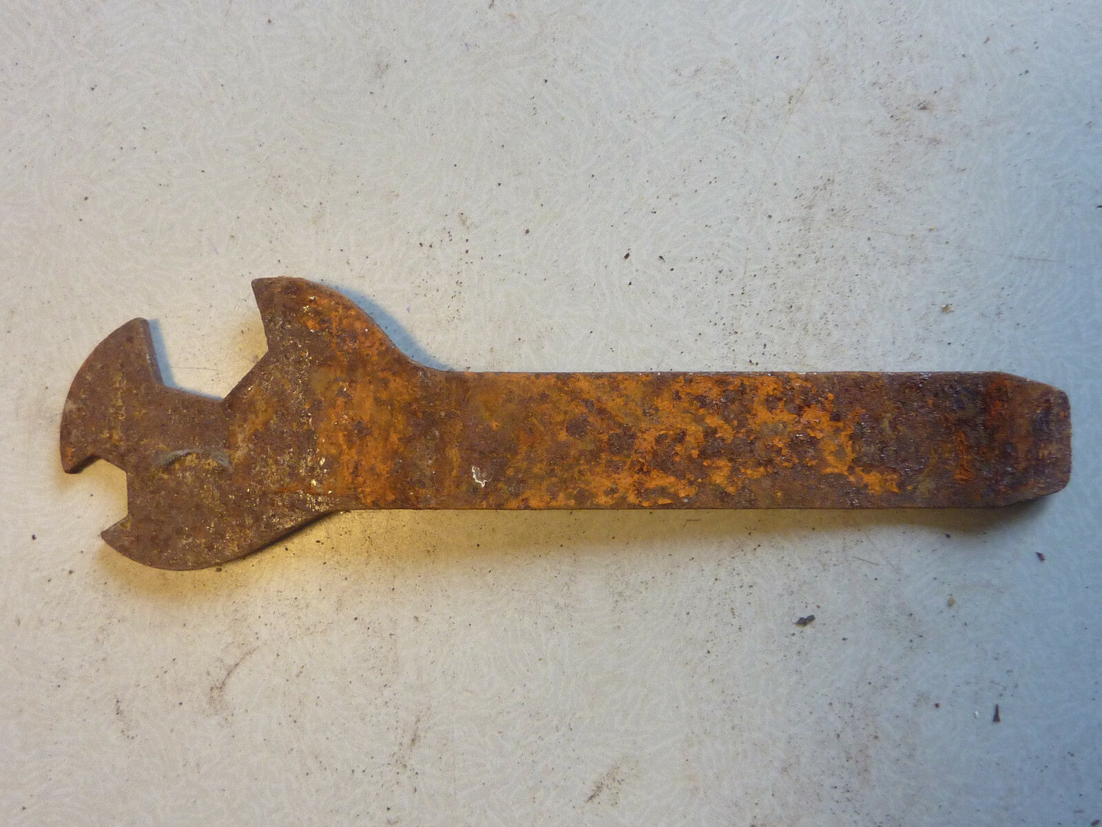 OUTIL VELO ANCIEN  CLE AFA "LE PLUS VITE" vintage ancien stock