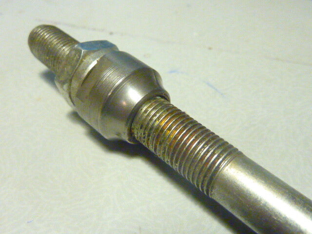 NOS ancien stock Ecrou d'axes de Roue 9.5 mm motobecane peugeot Cyclo MBK 135 mm