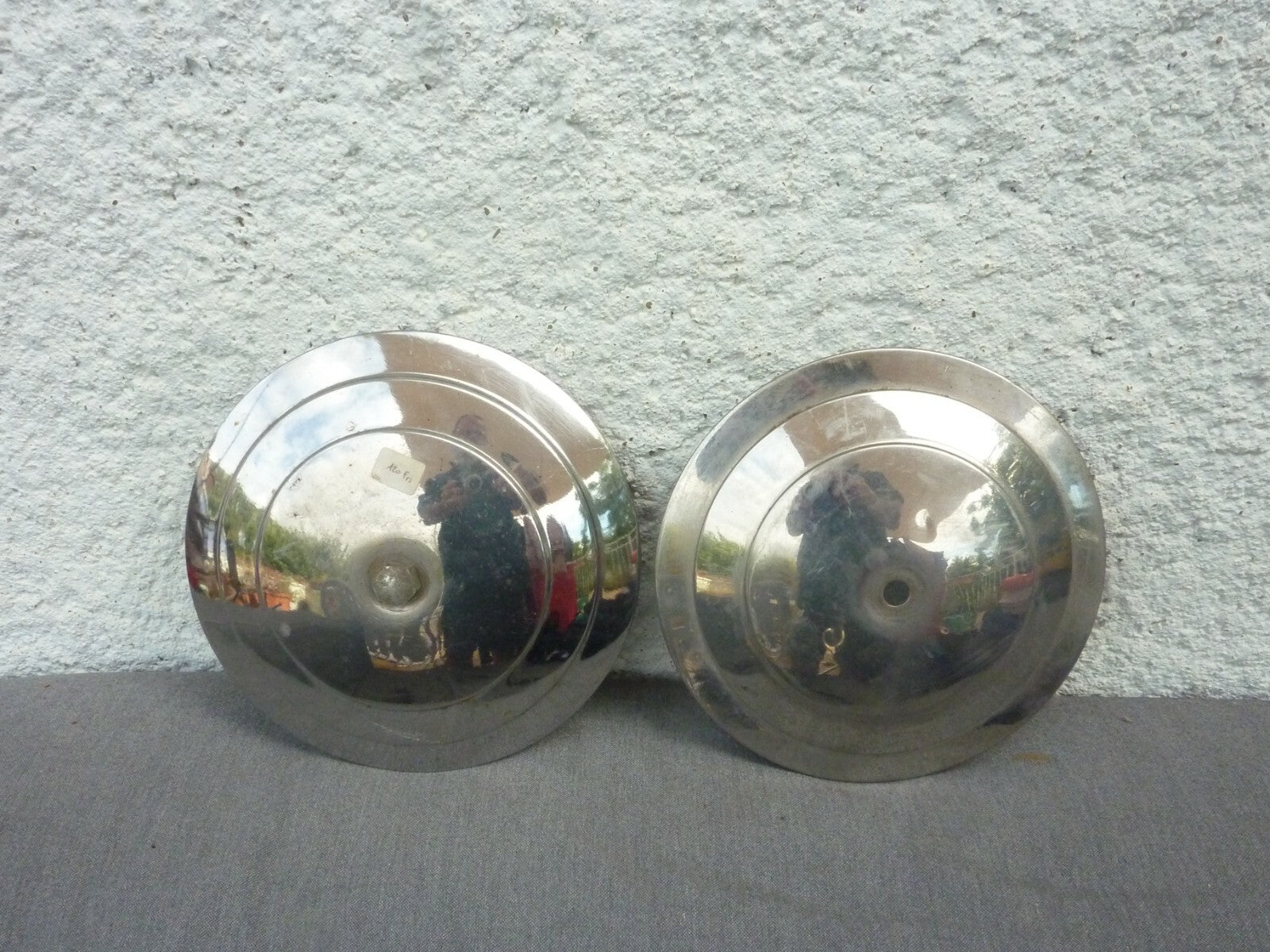 2 anciens  Enjoliveurs  PEUGEOT RENAULT CITROEN   Ø 220