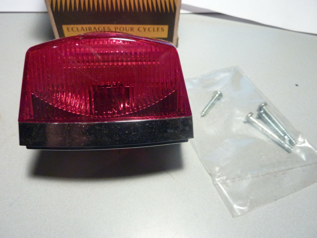 NOS seima 2063 FEU ARRIERE soubitez CYCLOMOTEUR PEUGEOT 104 NM.SCOPER V50