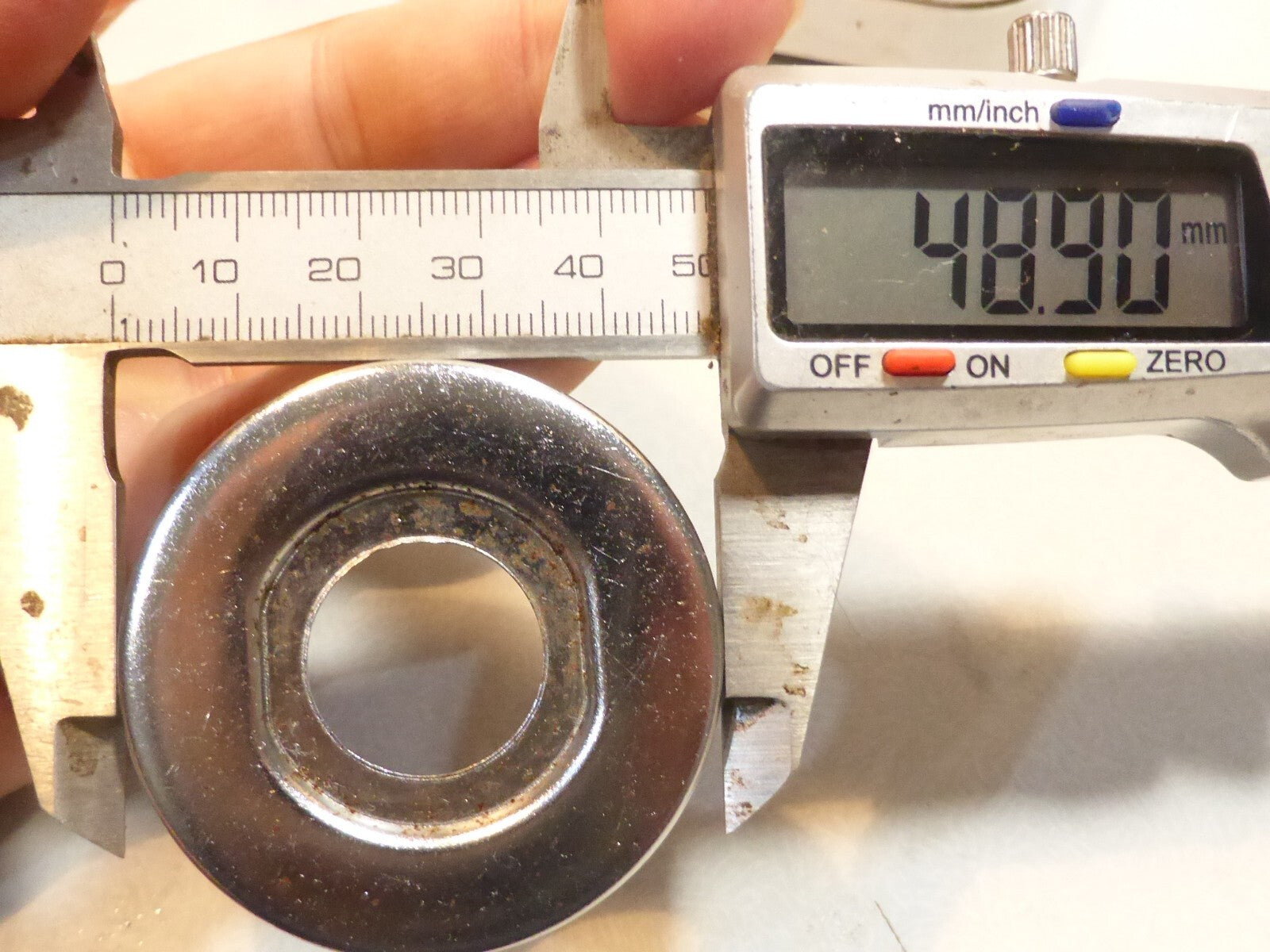 NOS cache poussière roulements axe pédalier bmx cross THUN 50 mm vintage .......