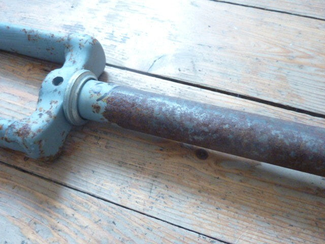 ✨ NOS Fourche vélo vintage acier  roue 600 – pivot fileté 25x100 entraxe 100 ✨