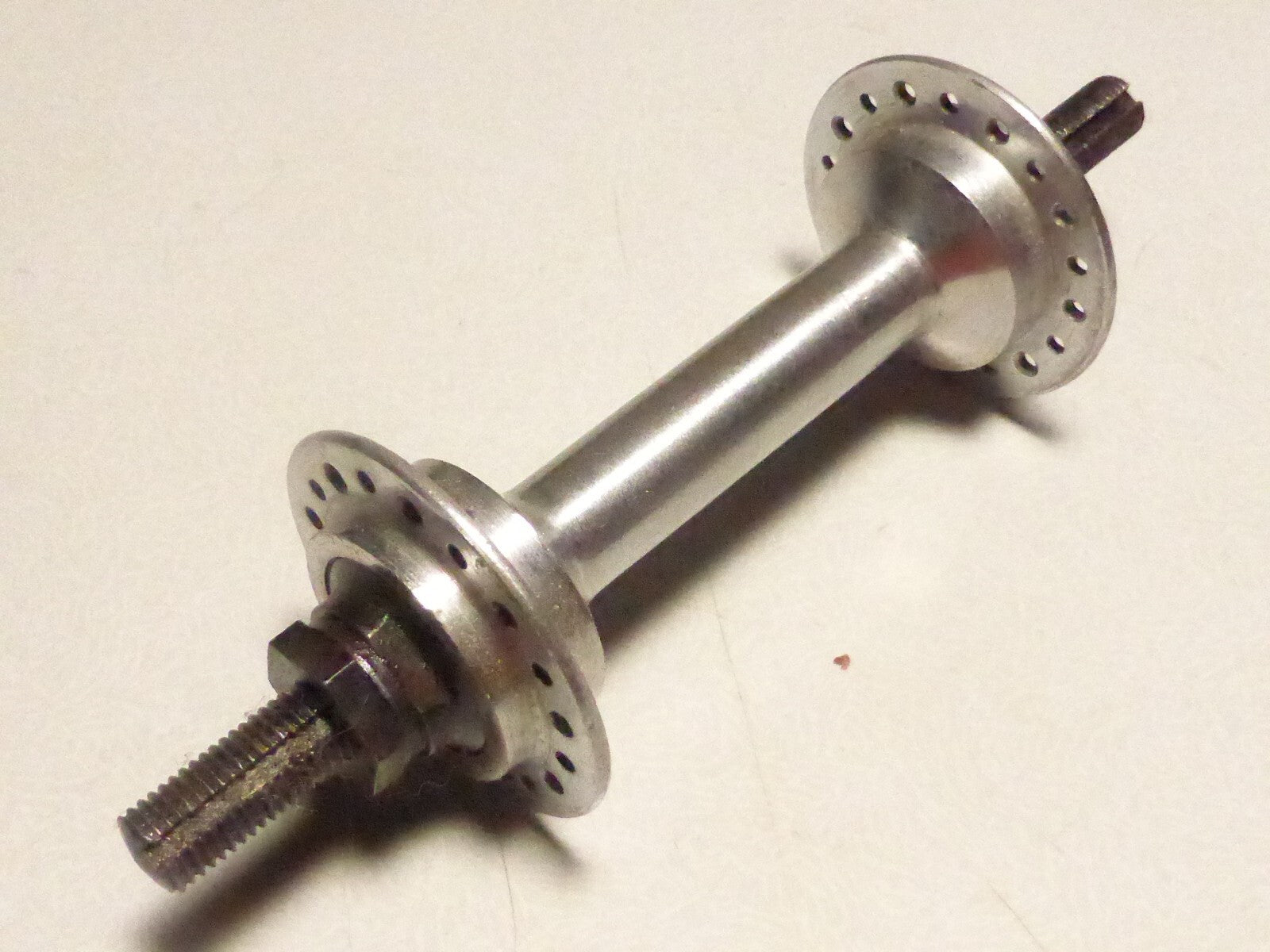 NOS VINTAGE MOYEUX avant  VELO  BICYCLE 36 TROUS