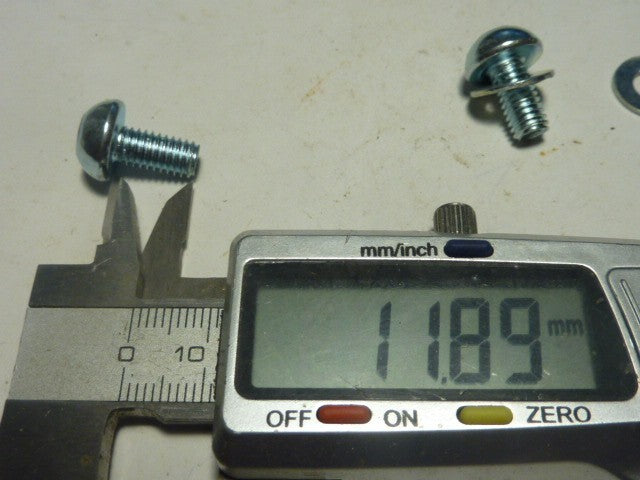 2 Vis de pivot pour frein cantilever et V-brake VTT chromé courtes ancien stock