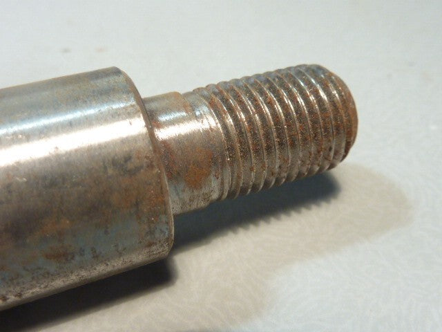 ancien Axe  longueur 155 mm diamètre 22 mm  gorges