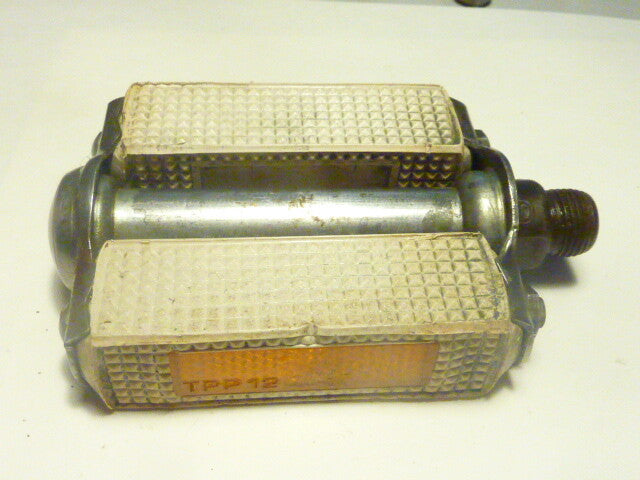 NOS  1 petite pédale vélo ancien vintage pedals  droite  9/16" made in Germany