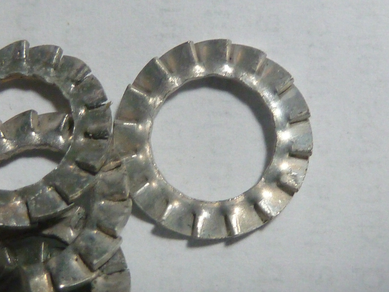 Lot de 40 Rondelles frein cranté éventail  Diam 17 mm Trou 10 mm .Lot de 40